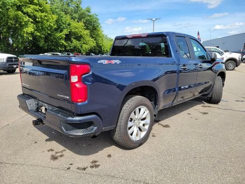 Used 2020 Chevrolet Silverado 1500 Custom w/ Custom Value Package AWD/4WD image 3