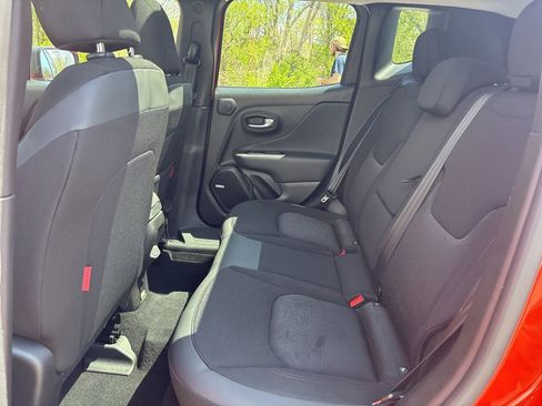 Used 2021 Jeep Renegade Trailhawk w/ Sun & Sound Group AWD/4WD image 13