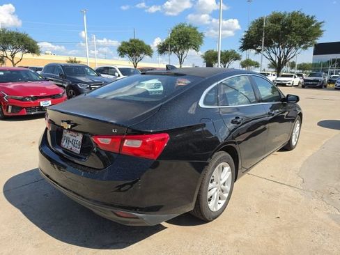 Used 2016 Chevrolet Malibu LT FWD image 3