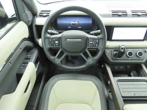 Used 2024 Land Rover Defender 110 X-Dynamic SE image 10