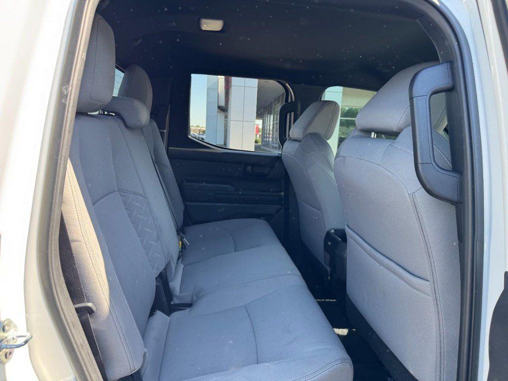 Certified 2024 Toyota Tacoma SR5 AWD/4WD image 10