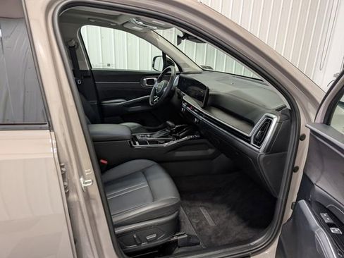 Used 2025 Kia Sorento SX AWD/4WD image 30