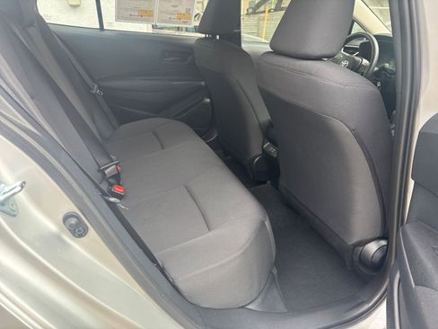 Used 2025 Toyota Corolla LE image 38