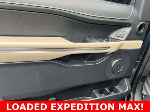 Used 2022 Ford Expedition Max Limited image 18