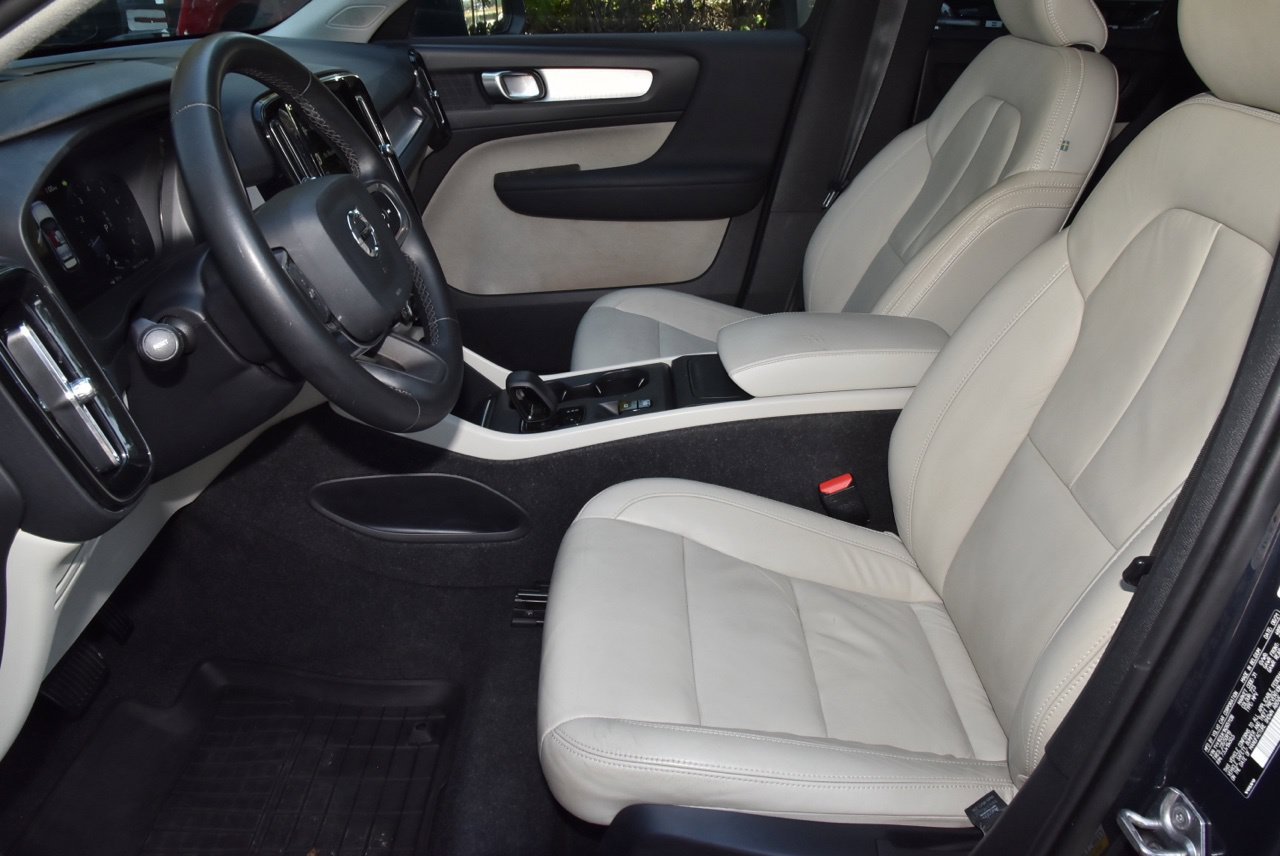 Used 2022 Volvo XC40 T5 Momentum AWD/4WD image 13