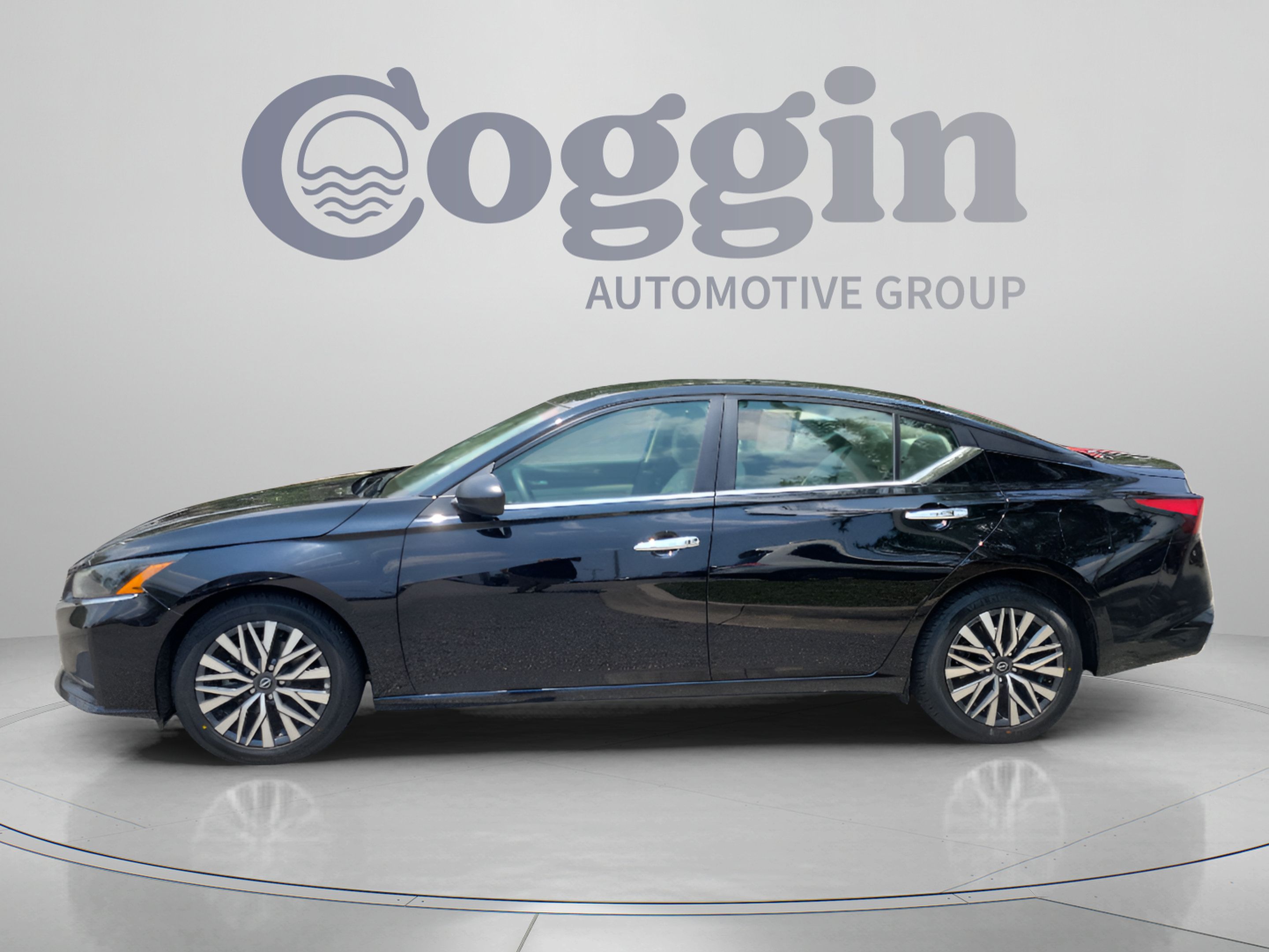Certified 2025 Nissan Altima 2.5 SV FWD image 2