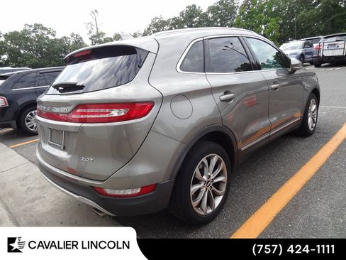 Used 2017 Lincoln MKC Select w/ Select Plus Package FWD image 4