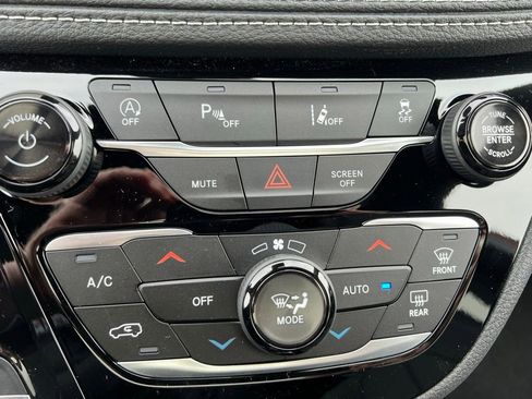 New 2026 Chrysler Pacifica Limited w/ S Appearance Package image 37