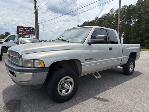 Used 2001 Dodge Ram 1500 Truck 4x4 Quad Cab image 1