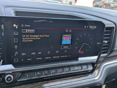 New 2025 GMC Sierra 1500 Elevation w/ LPO, Elevation Black Package image 17