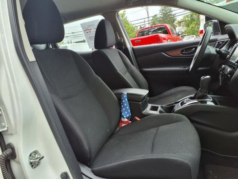 Used 2021 Nissan Rogue Sport S image 12