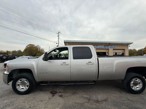 Used 2008 Chevrolet Silverado 3500 LTZ w/ EZ-Lift Tailgate Package image 3