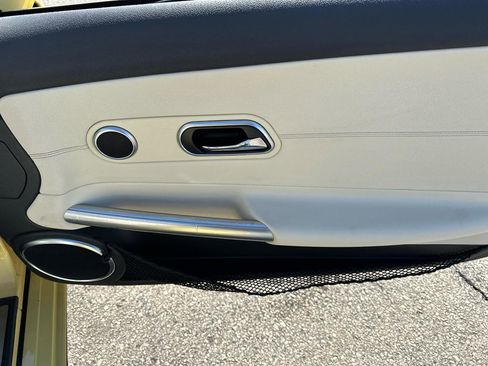Used 2005 Chrysler Crossfire Limited image 18