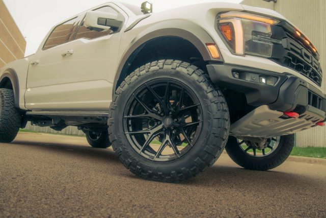 Used 2026 Ford F150 Raptor w/ Equipment Group 803A Raptor R AWD/4WD image 34
