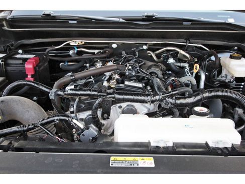 Used 2024 Toyota Tacoma TRD Off-Road image 32