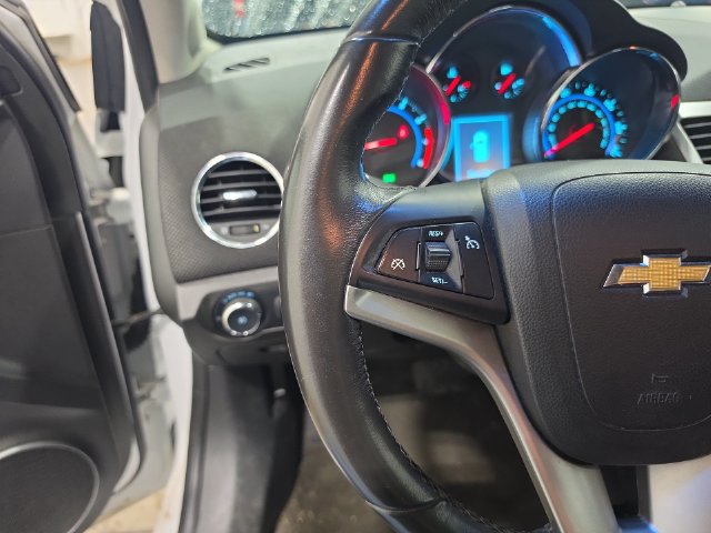 Used 2011 Chevrolet Cruze LTZ FWD image 10