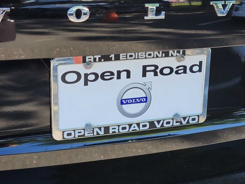Used 2023 Volvo XC60 B5 Plus w/ Climate Package AWD/4WD image 30