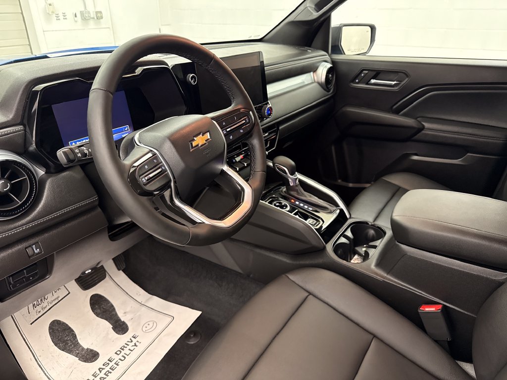 Used 2023 Chevrolet Colorado LT w/ LT Convenience Package III AWD/4WD image 7