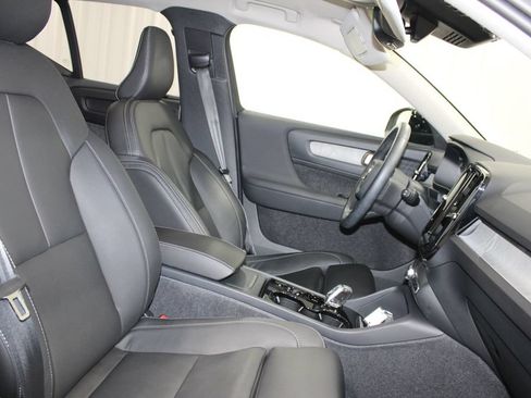 Used 2024 Volvo XC40 B5 Plus w/ Protection Package Premier AWD/4WD image 29
