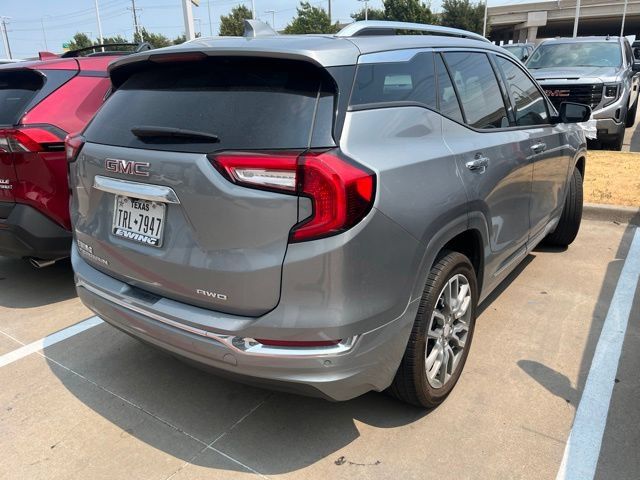 Used 2024 GMC Terrain Denali w/ Denali Premium Package AWD/4WD image 3