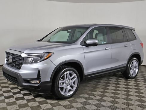 Used 2024 Honda Passport EX-L image 9