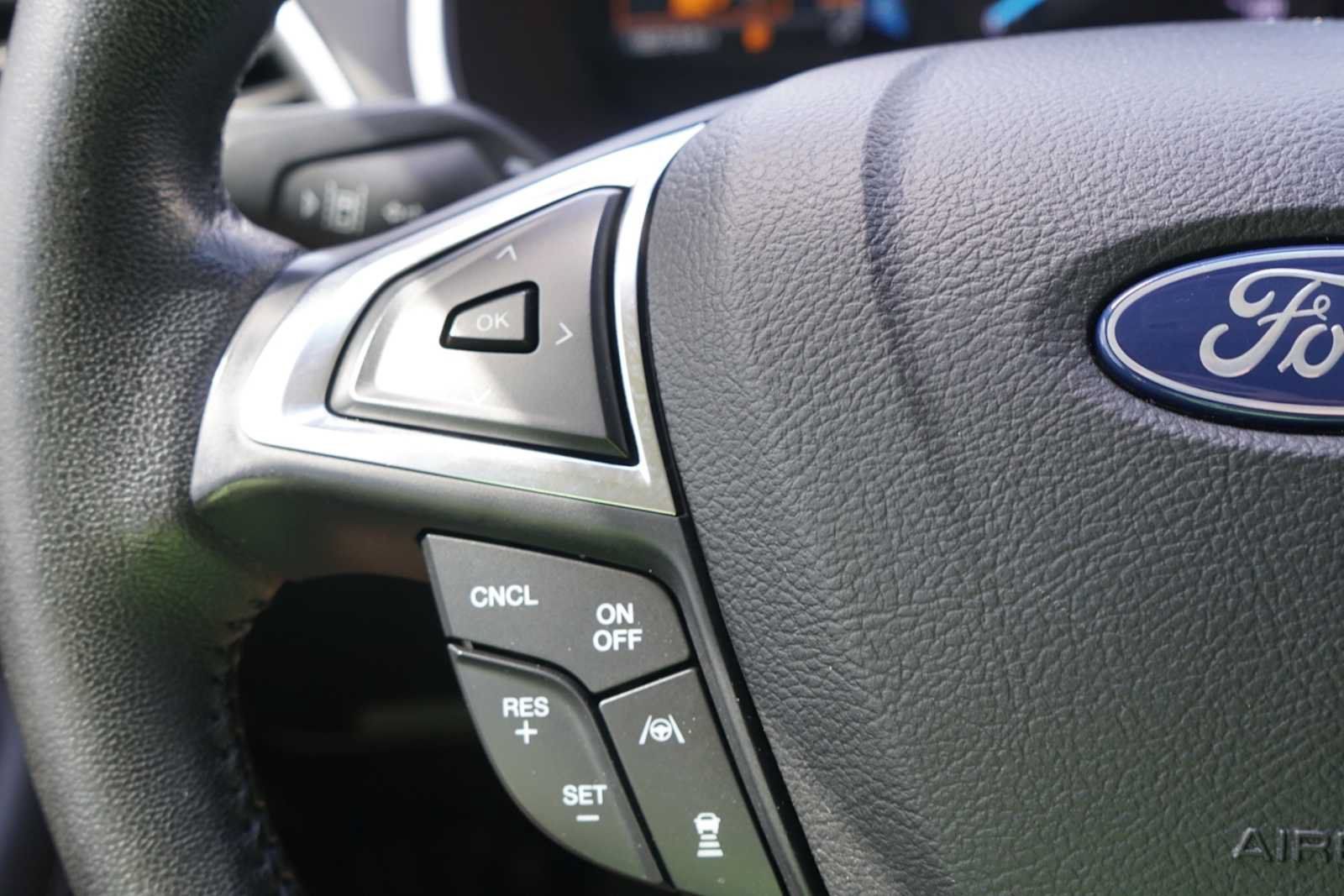 Used 2019 Ford Edge Titanium w/ Equipment Group 301A FWD image 15
