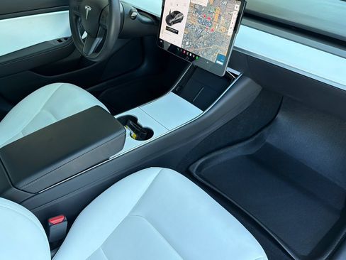 Used 2020 Tesla Model 3 Standard Range Plus RWD image 19
