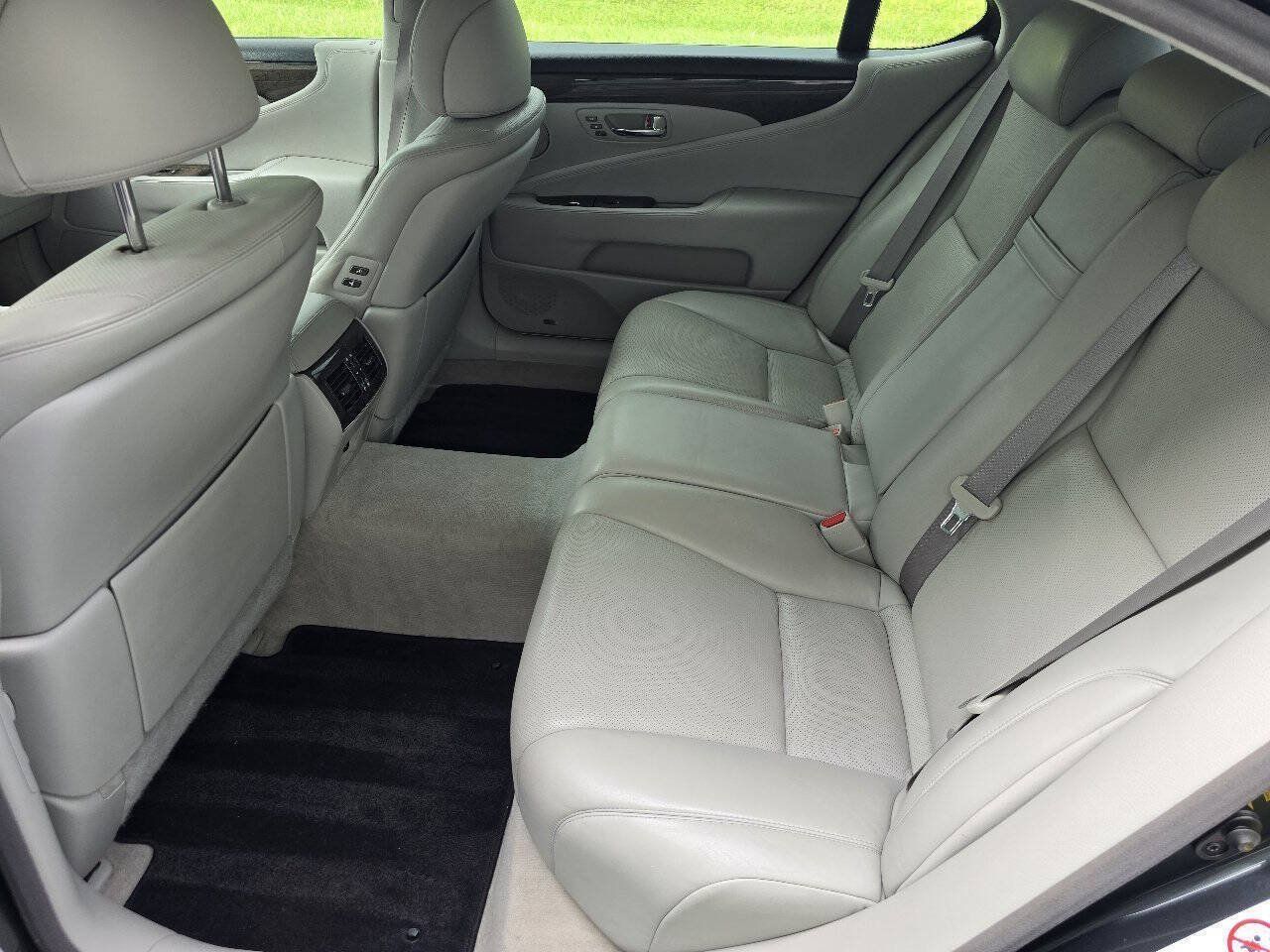 Used 2008 Lexus LS 460 L RWD image 7