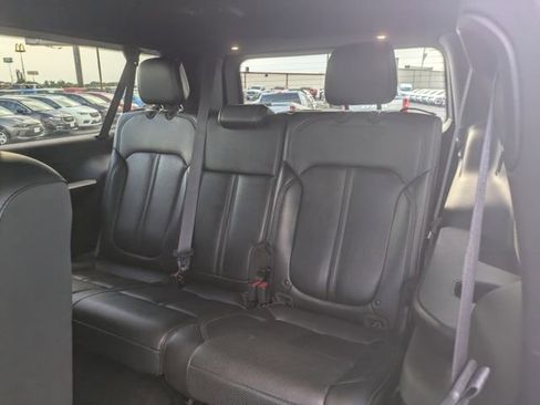 Used 2023 Jeep Wagoneer L Series II image 24