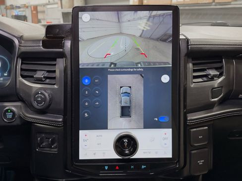 Used 2023 Ford F150 Lightning Platinum image 15