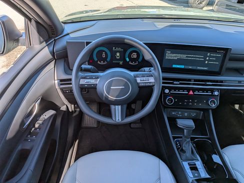 Used 2026 Hyundai Santa Cruz SEL FWD image 17