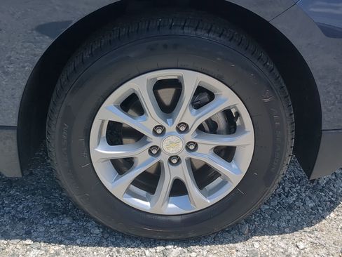 Used 2018 Chevrolet Equinox LT FWD image 12