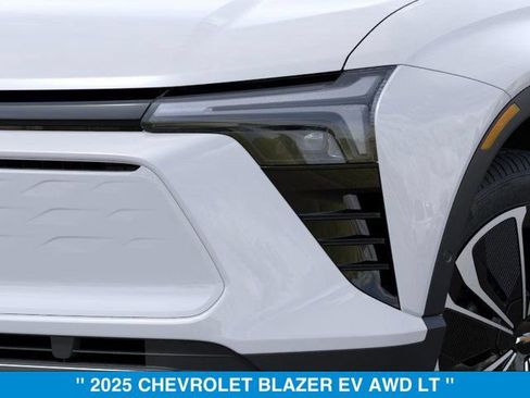 New 2025 Chevrolet Blazer EV LT AWD/4WD image 10