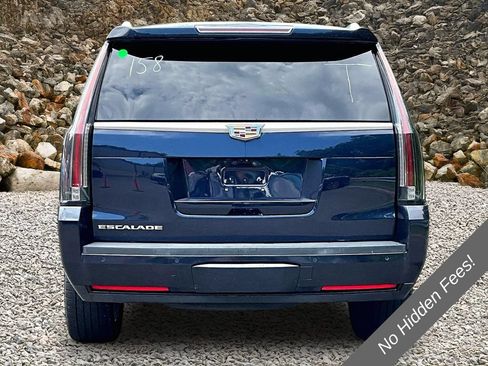 Used 2018 Cadillac Escalade Luxury AWD/4WD image 4