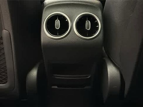 Used 2025 Mercedes-Benz GLA 250 4MATIC image 57