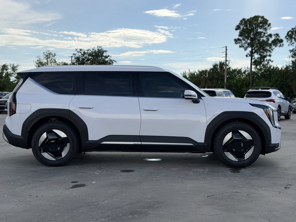 New 2026 Kia EV9 Wind AWD/4WD image 3