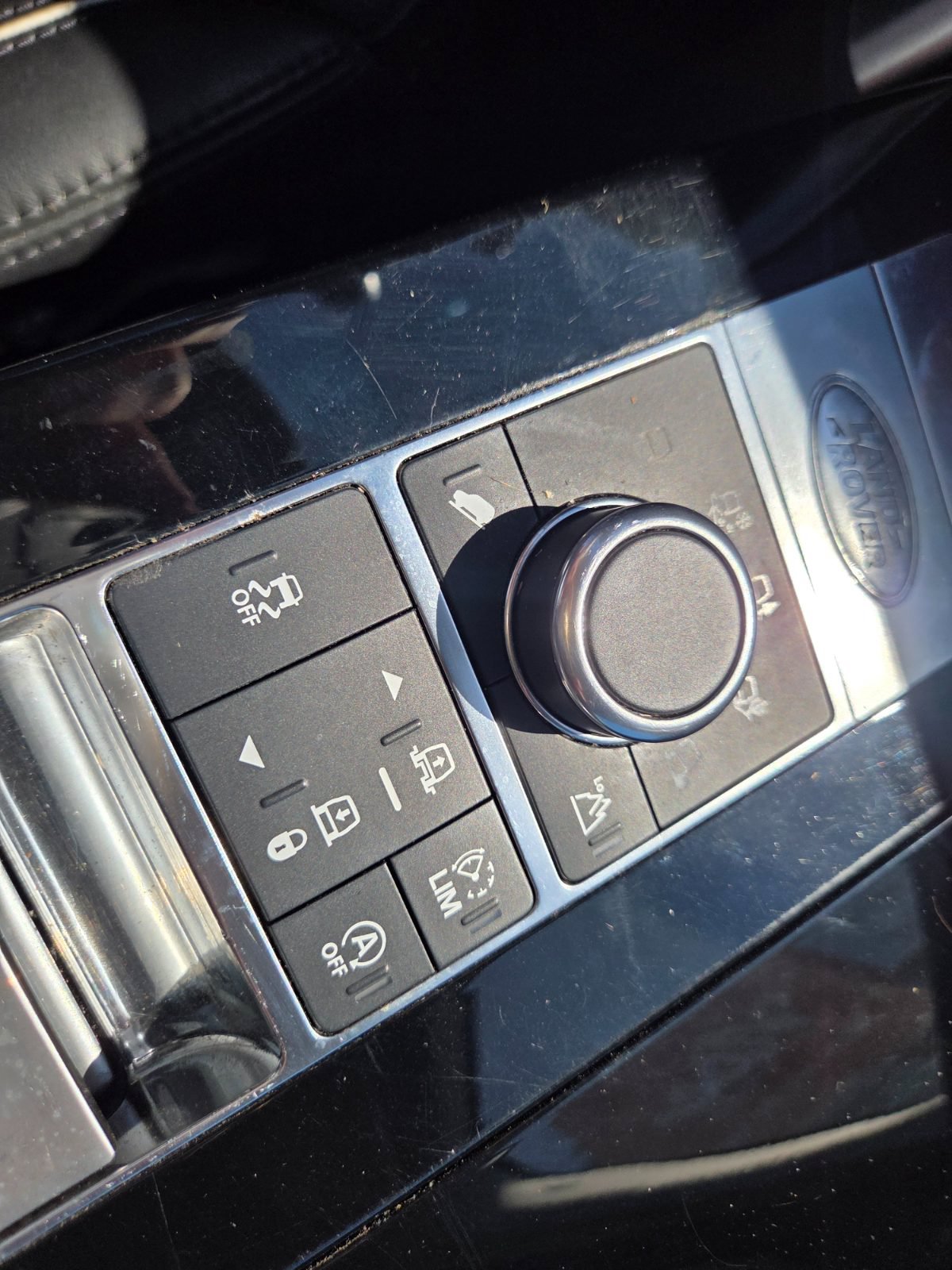 Used 2017 Land Rover Discovery HSE AWD/4WD image 19