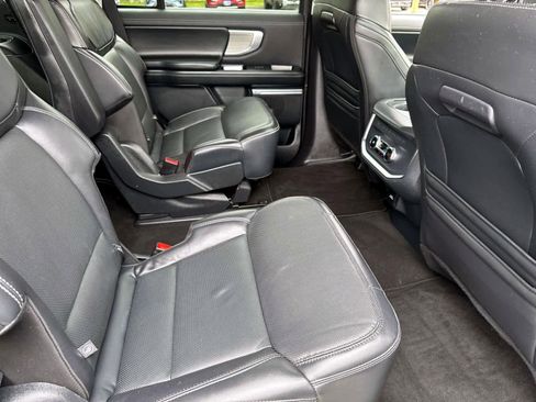 Used 2025 Ford Expedition Platinum AWD/4WD image 13