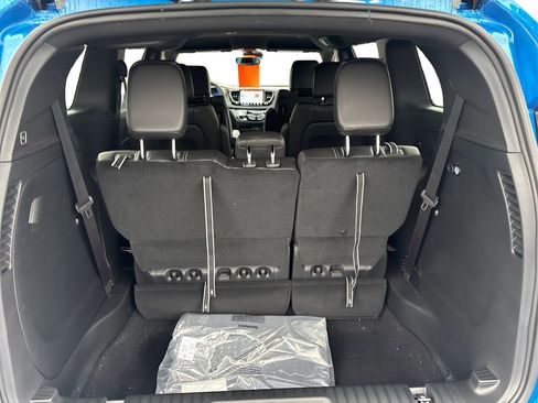 New 2026 Chrysler Pacifica Select image 11