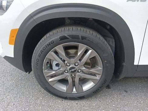 Used 2023 Kia Seltos LX AWD/4WD image 10