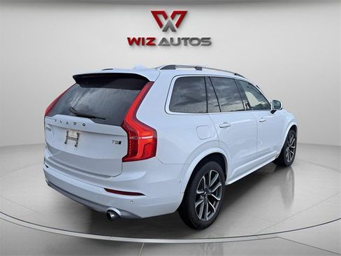 Used 2018 Volvo XC90 T5 Momentum w/ Convenience Package image 3