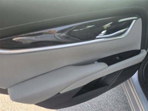 Used 2015 Cadillac XTS Luxury w/ Driver Awareness Package image 14