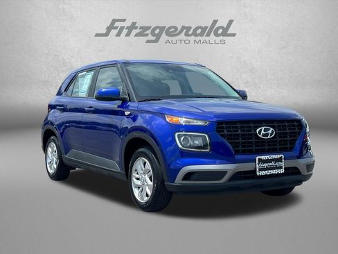 Used 2021 Hyundai Venue SE FWD image 1