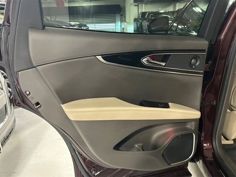 Used 2023 Lincoln Nautilus Reserve w/ Equipment Group 201A image 22