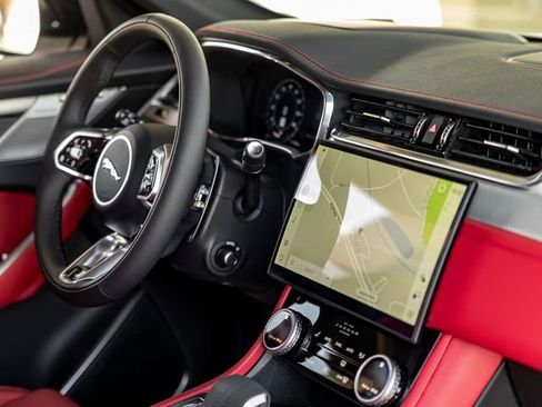 New 2026 Jaguar F-PACE R-Dynamic S image 30