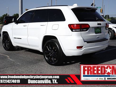Certified 2020 Jeep Grand Cherokee Altitude RWD image 3