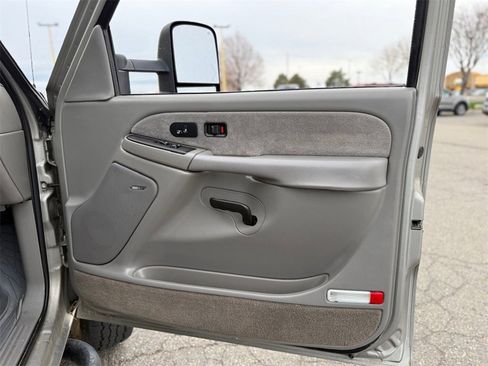 Used 2003 Chevrolet Silverado 2500 LT image 45