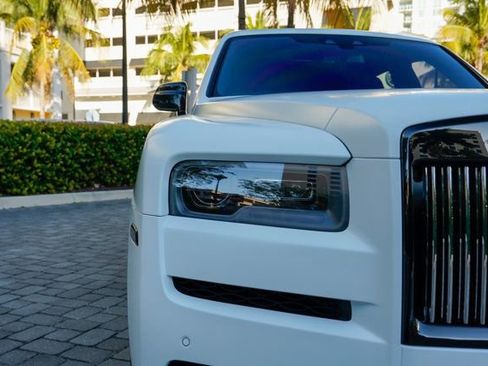 Used 2023 Rolls-Royce Cullinan Black Badge w/ Driver's Package image 71