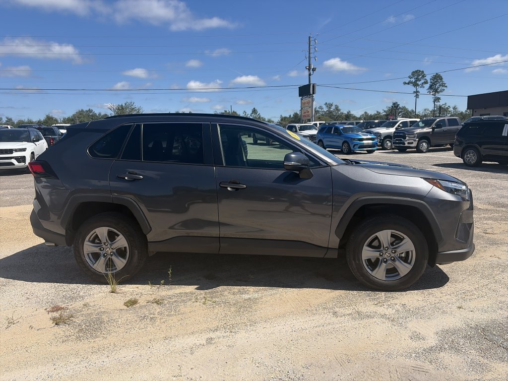 Used 2025 Toyota RAV4 XLE FWD image 7