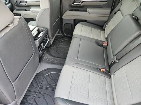 New 2026 Chevrolet Silverado 2500 ZR2 AWD/4WD image 28